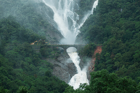 Goa - Dudh Sagar Falls